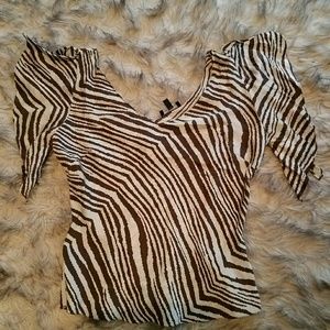 Cute top super thin and soft